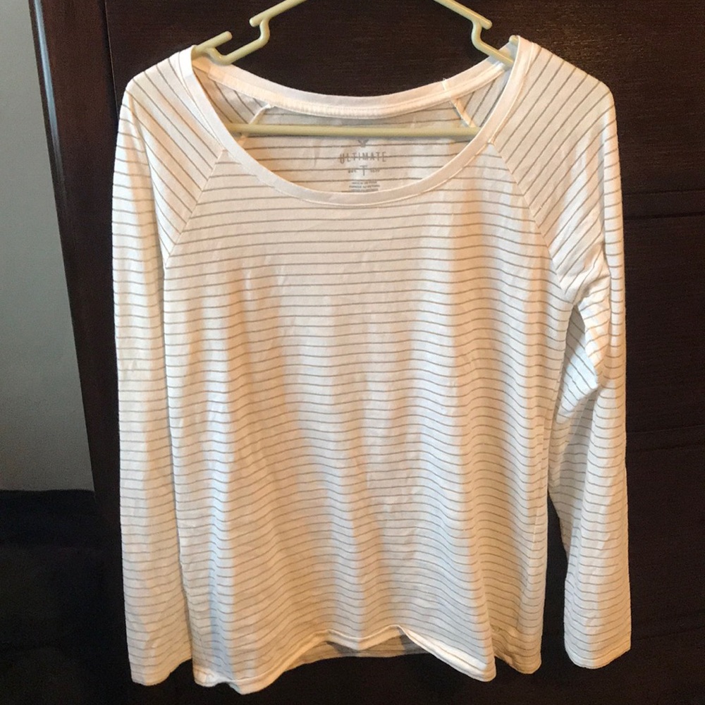 American eagle long sleeve tee
